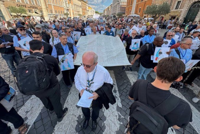 VIDEO | Preti contro il genocidio, a Roma la mobilitazione per la pace e contro l’economia di guerra